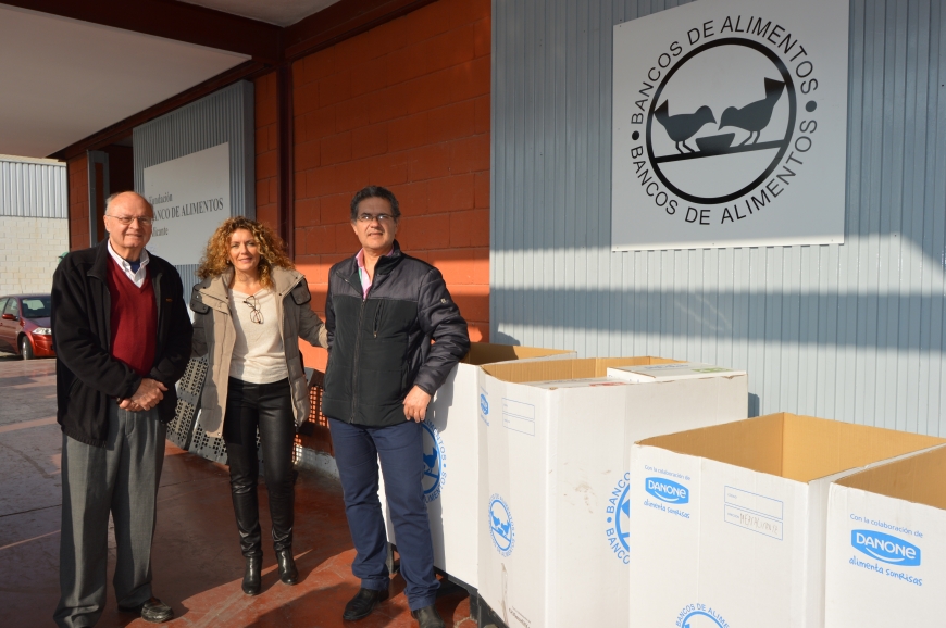 Mercalicante ha hecho entrega de los alimentos recogidos en una campaña solidaria al Banco de Alimen