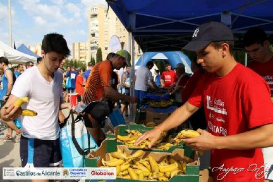 Aportamos 700 kilos de fruta para los corredores de la I carrera solidaria de los castillos