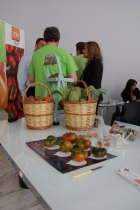 Más de 60 profesionales del sector hortofrutícola y horeca participan en una cata de tomate en Merca