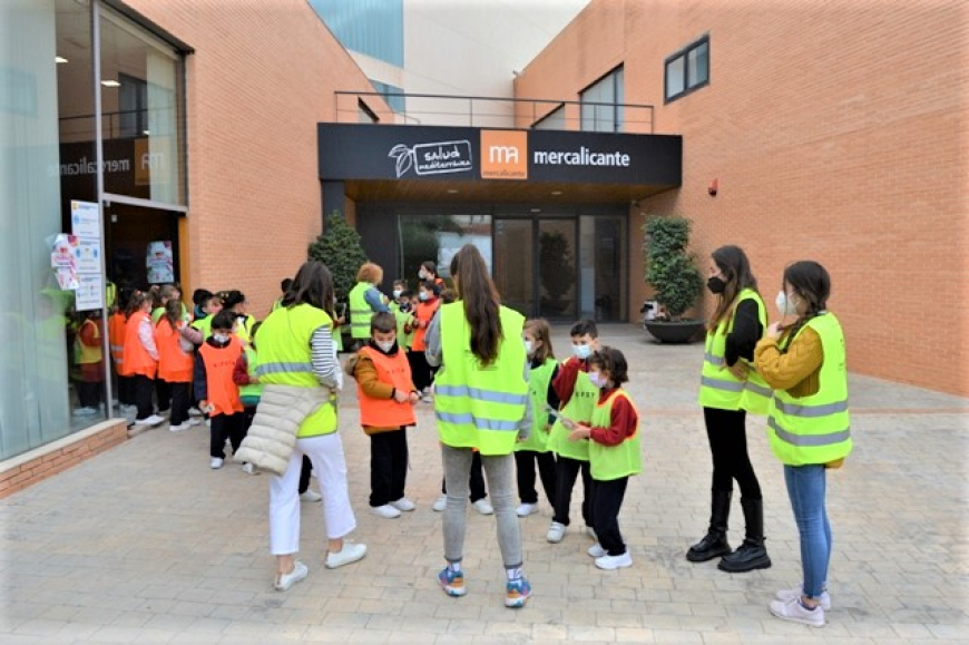 Mercalicante retoma las visitas escolares presenciales tras haberlas tenido que suspender debido a la pandemia 