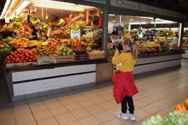 El II Maratón Fotográfico de Mercalicante recorre los mercados municipales para fomentar el comercio de proximidad