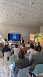 Mercalicante inaugura el nuevo local de inspección para mercancías de exportación tras reformarlo.