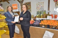 Dos nuevas fruterías reciben la certificación de  calidad ‘Salud mediterránea’ de Mercalicante